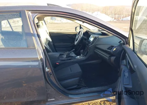 2021 Subaru Impreza Premium 5-Door z USA, uszkodzony, nr VIN 4S3GTAD60M3707257